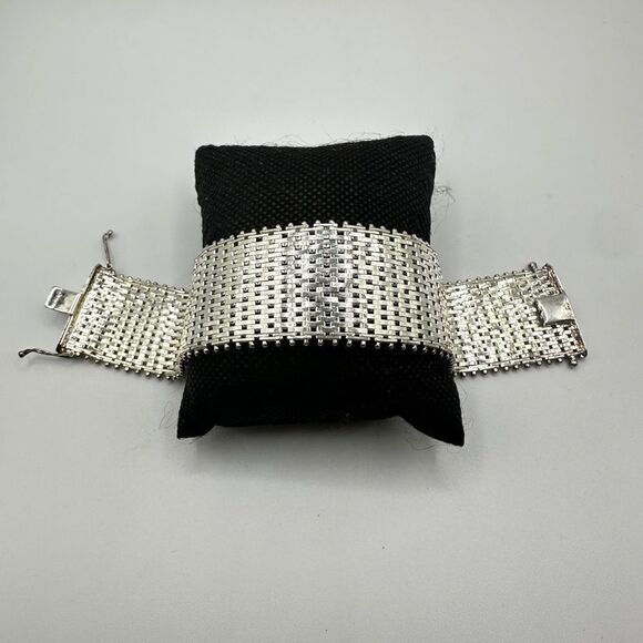 Unbelievable solid Sterling silver mesh like bracelet! - Picture 10 of 12